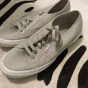 Superga Size 39.5 Women’s Sneakers